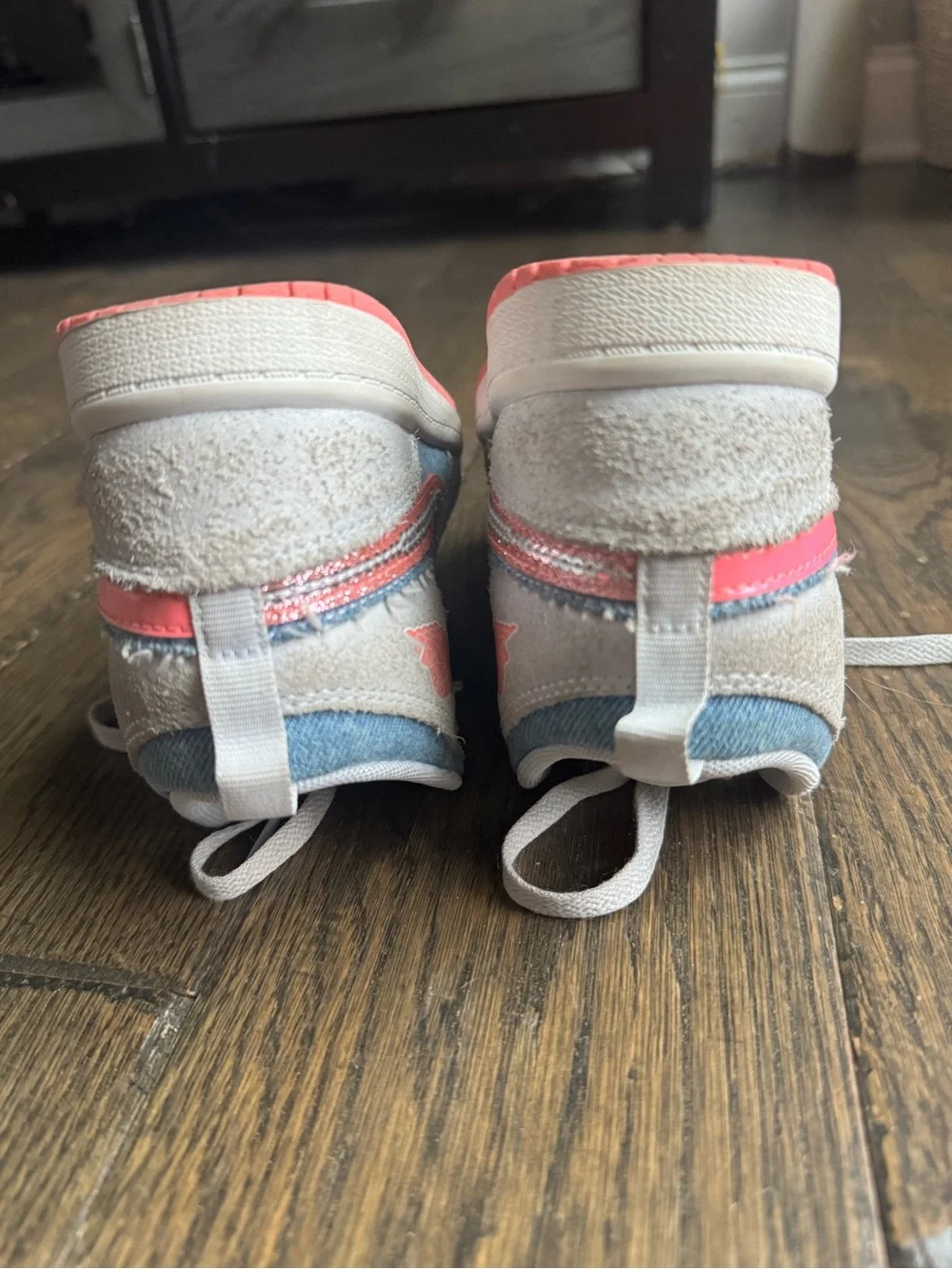 Jordan Kids' Preschool Air Jordan 1 Mid Basketball Shoes in Blue, Gray & Pink